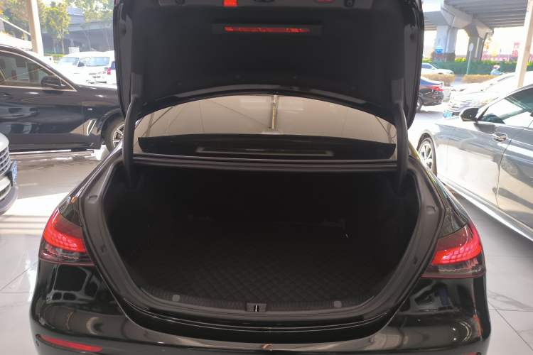 Used Mercedes-Benz E-Class 2023 Updated E 300 L Luxury Edition
