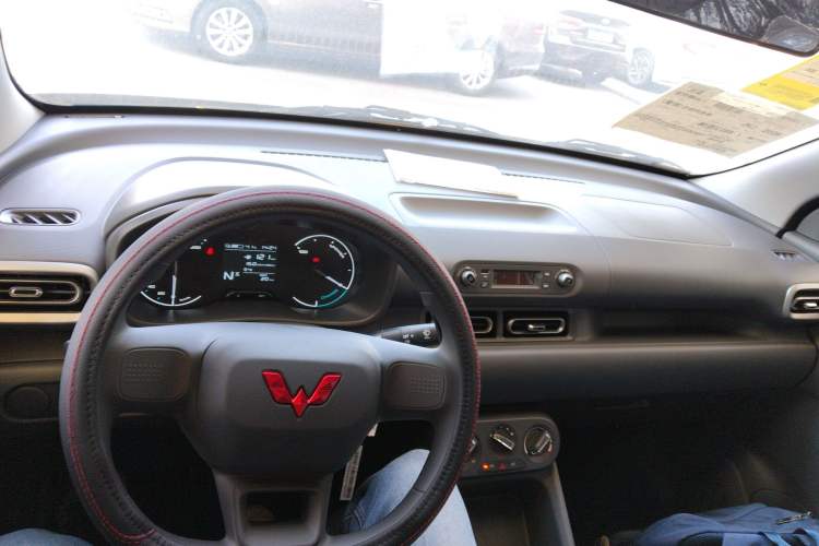 Used Wuling Hongguang New Energy 2024 All-Electric Model 300KM Practical Version