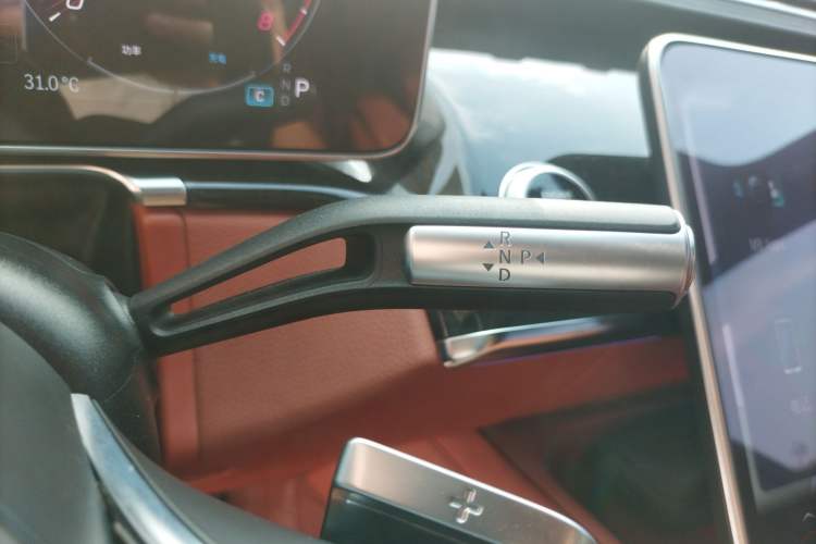 Used Mercedes-Benz Maybach S-Class 2022 S 480 4MATIC Intelligent Premium Special Edition Gear Lever