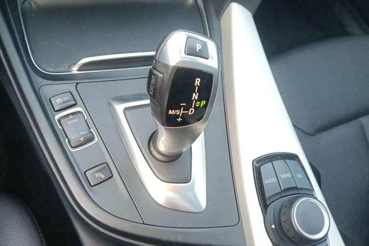 Used BMW 3 Series GT 2016 320i Fashion Model Gear Lever