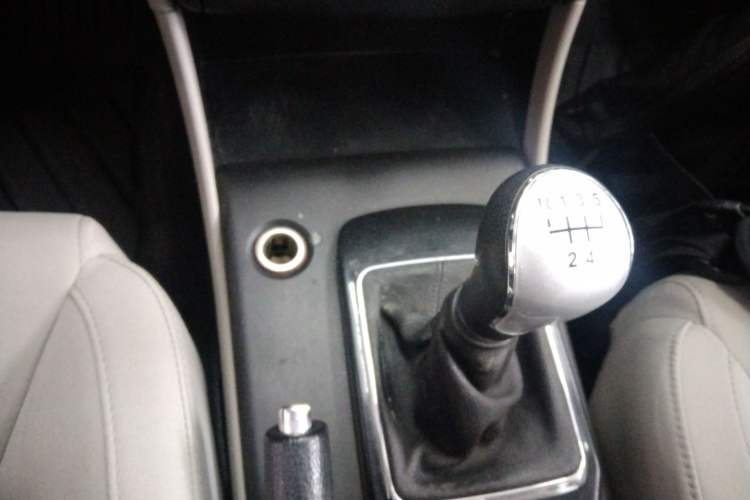 Used Bestune B50 2013 1.6L manual luxury version
