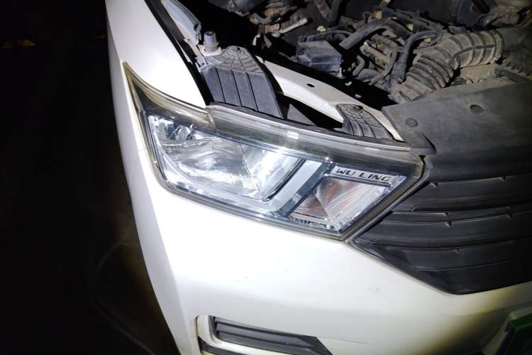 Used Wuling Hongguang 2019 1.5L S Basic Version China VI Standard LAR
