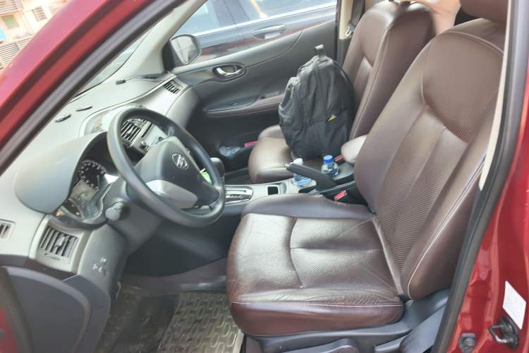 Used Nissan Tiida 2014 1.6L CVT Smart Model
