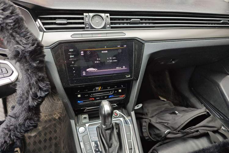 Used Volkswagen Magotan 2020 330TSI DSG Leading Model Audio And AC Panel