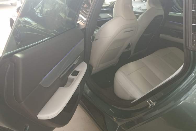 Used XPeng P7 2023 P7i 610 Max Performance Edition Left Rear Seat