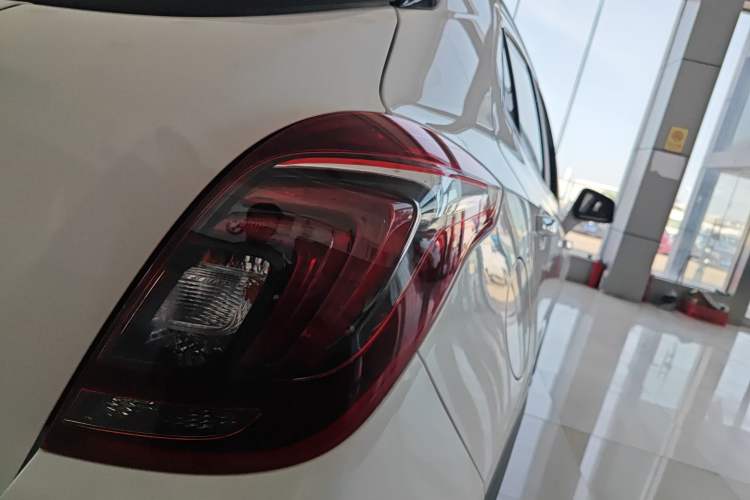 Used Buick Encore 2016 18T Automatic Two-Wheel Drive Urban Elite Model
