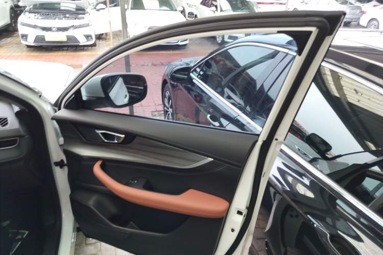 Used Chery Tiggo 8 PLUS 2022 290TGDI DCT Luxury Edition