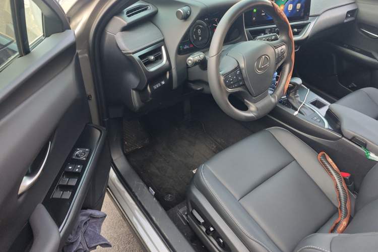 Used Lexus UX 2022 260h Explore-Edition