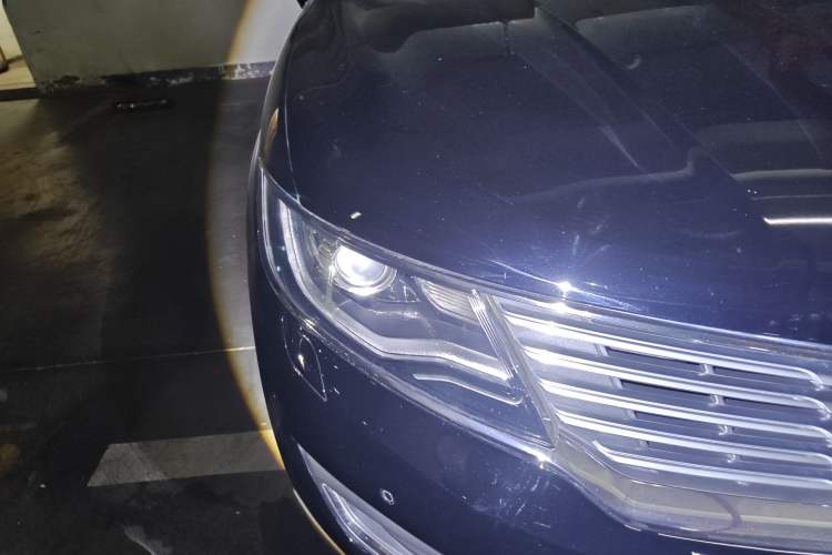 Used Lincoln MKX 2017 2.0T Two-Wheel Drive Deluxe Edition Right Front Headlight