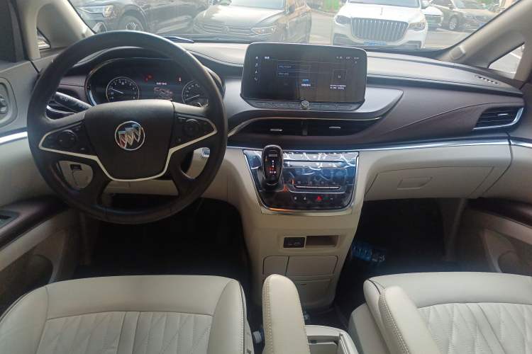 Used Buick GL8 2021 Land Cruiser Executive Class 652T Luxury Model Center Console