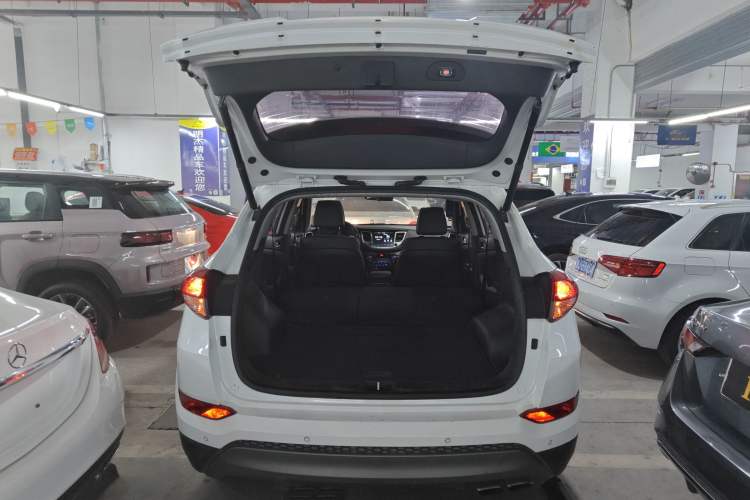 Used Hyundai Tucson 2018 1.6T Dual-Clutch Two-Wheel Drive 15th Anniversary Special Edition