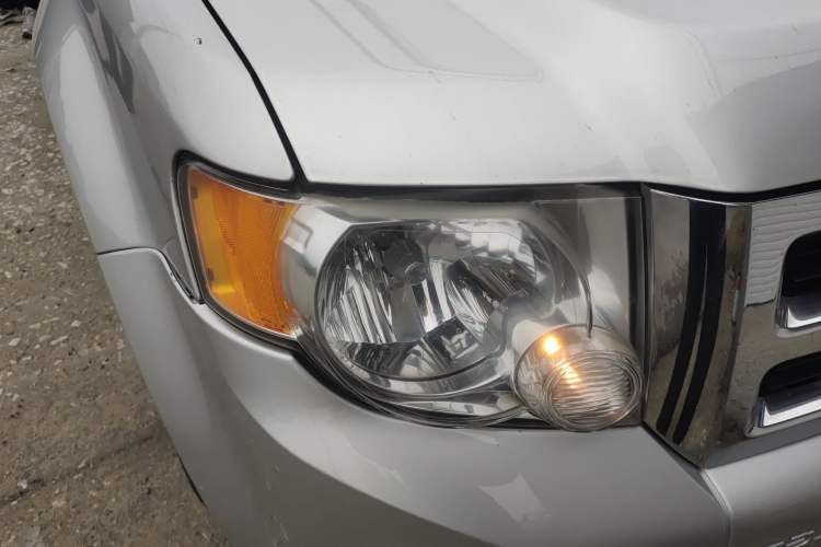 Used Ford Escape  Right Front Headlight