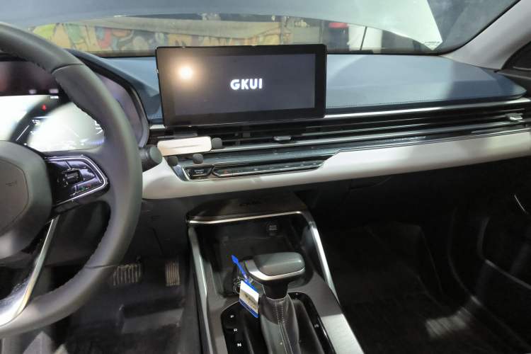 Used Geely Auto Emgrand 2022 4th Generation 1.5L CVT Flagship Model Audio And AC Panel