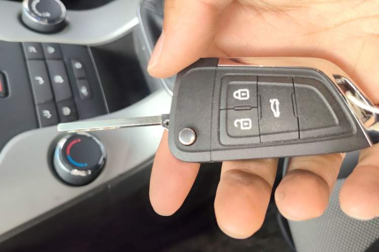 Used Chevrolet Cruze 2013 1.6L SE MT Vehicle Key