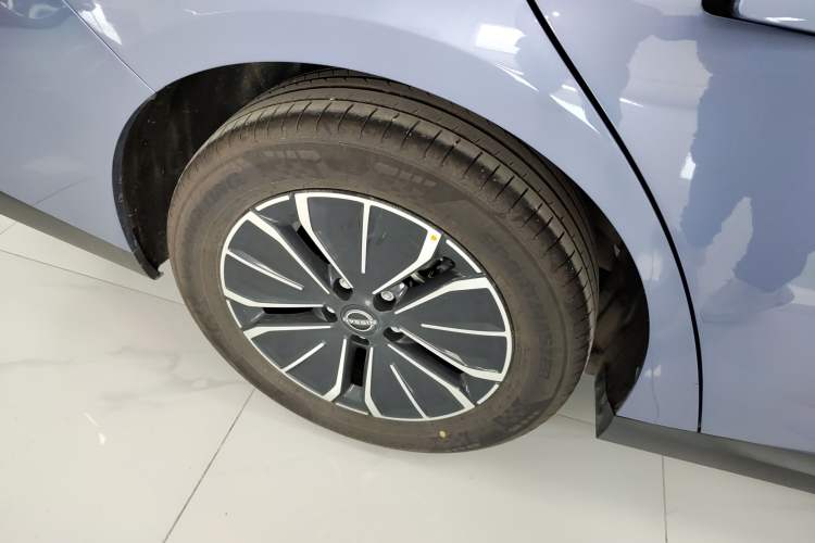 Used Nissan N6 2026 Model 180 Max Right Rear Wheel Hub