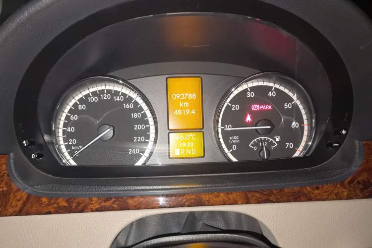 Used Mercedes-Benz Viano 2015 3.0L Partner Edition
