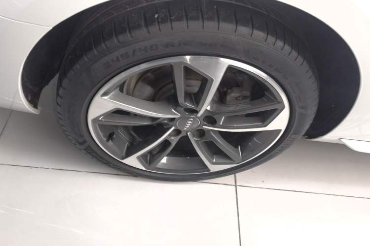 Used Audi A4L 2020 40 TFSI Fashionable and Elegant Model
