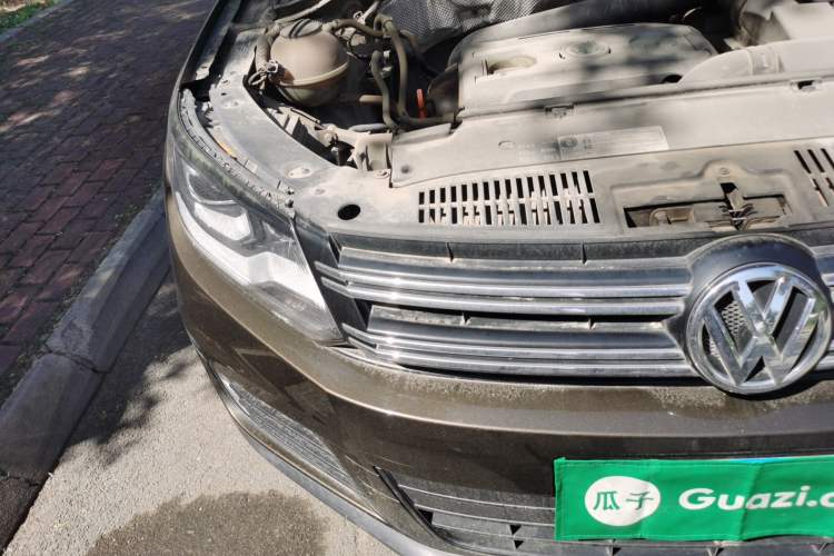 Used Volkswagen Tiguan 2015 1.8TSI Manual Two-Wheel Drive Fashion Edition Right Front Headlight