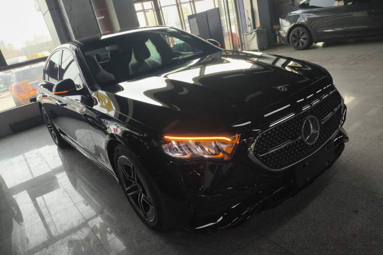 Used Mercedes-Benz E-Class 2025 Year Restyled E 260 Sport Edition Front Right 45 Deg