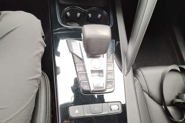 Used BYD Song Pro 2019 1.5T Automatic Luxury Model Gear Lever