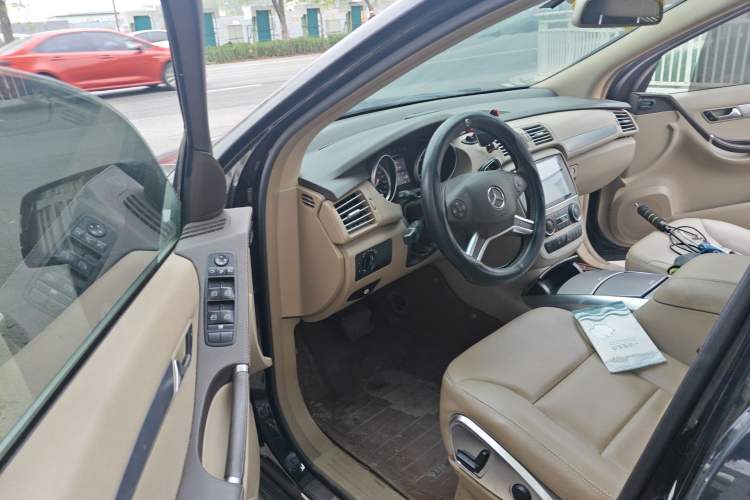 Used Mercedes-Benz R-Class 2011 R 300 L Business Model Driver Seat