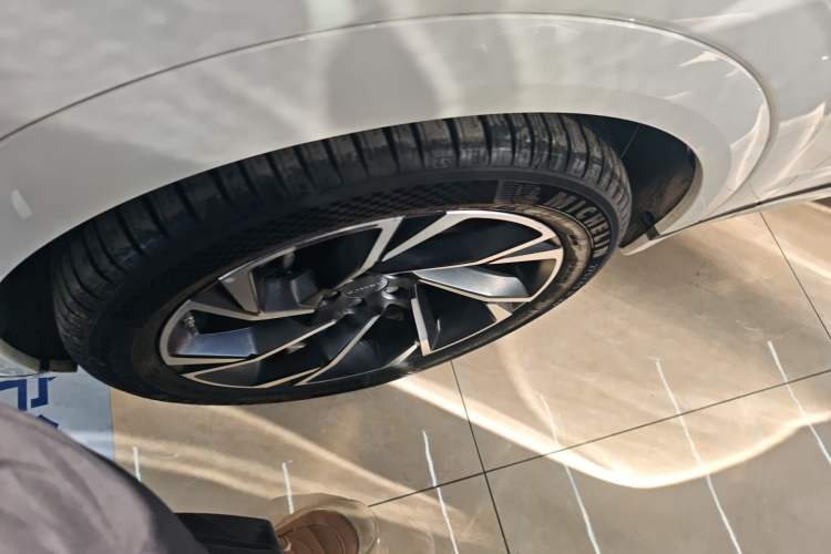 Used Lynk & Co 09 EM-P 2021 2.0T PHEV Halo Six-Seater
