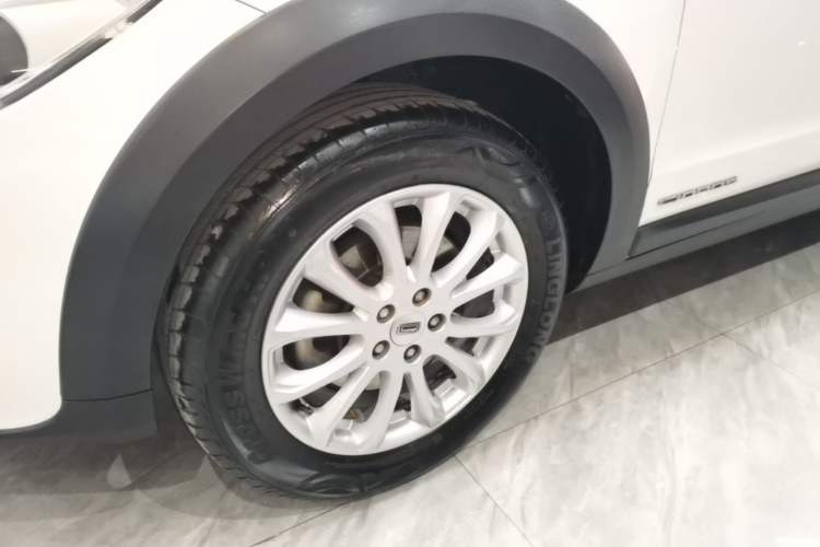 Used Qoros 3 2016 Urban SUV 1.6T Automatic Zhiyue Model