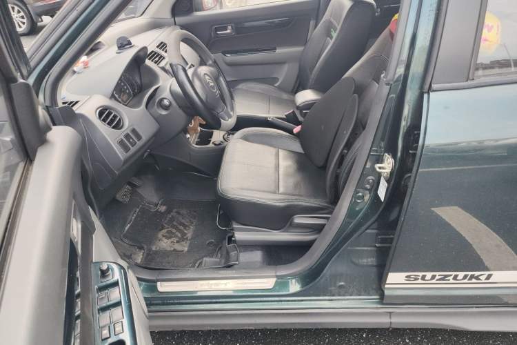 Used Suzuki Swift 2016 1.5L Automatic Fashionable Coolplay Edition Left Front Seat