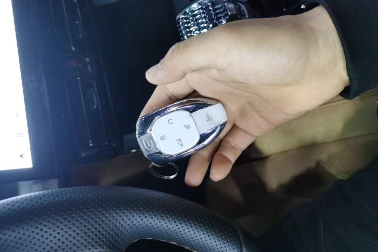 Used GAC Trumpchi ES9 2024 PHEV with 143 km Max Interior 1