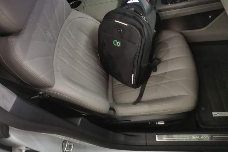 Used Geely Galaxy 8 2025 130km EM-P Starship Edition