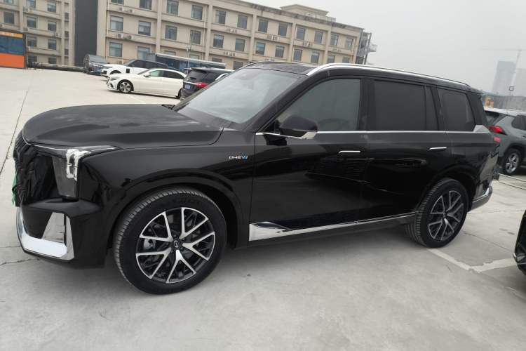 Used GAC Trumpchi ES9 2024 PHEV with 143 km Max