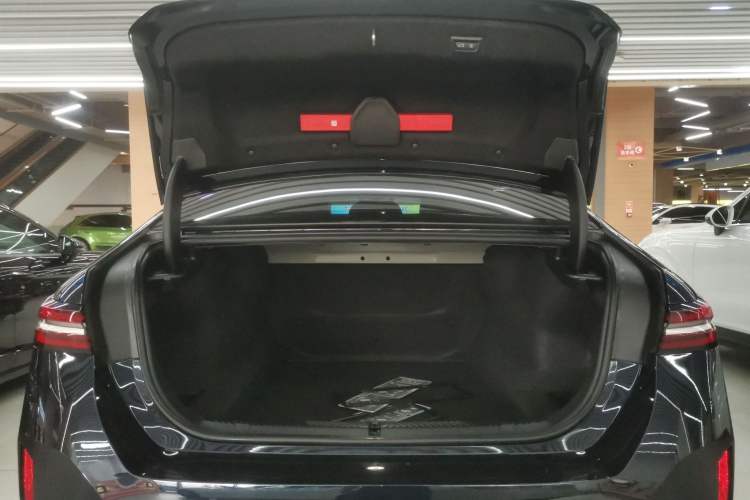 Used BMW 5 Series 2024 530Li Leading Model M Sport Package Trunk