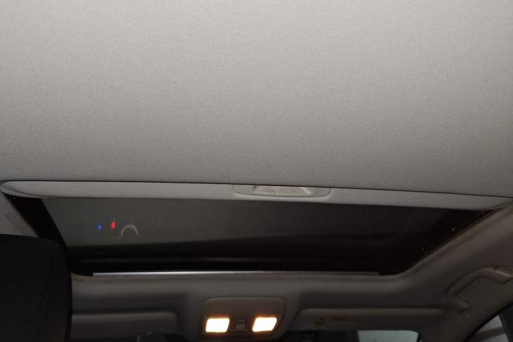 Used Mazda 3 Axela 2019 Cloud-Controlled Sedan 1.5L Automatic Luxury Model China VI Standard Headliner