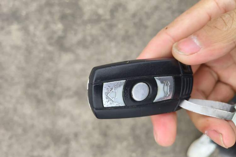 Used BMW X5 2011 xDrive35i Luxury Model Vehicle Key