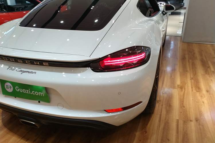 Used Porsche 718 2022 Cayman 2.0T
