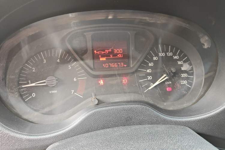 Used Citroen Elysee 2014 1.6L Manual Fashion Model CNG
