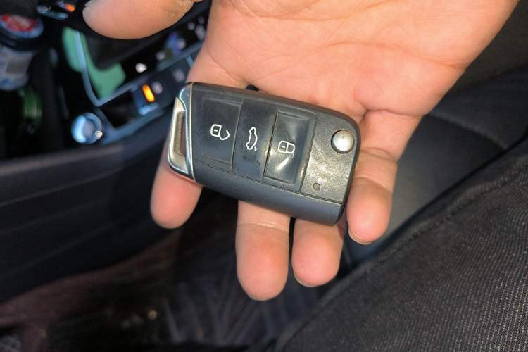 Used Volkswagen Tiguan L 2017 380TSI Automatic All-Wheel-Drive Luxury Edition Vehicle Key