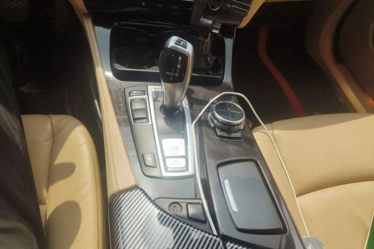 Used BMW 5 Series 2013 525Li Luxury Model
