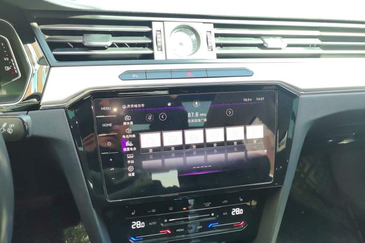 Used Volkswagen Magotan 2020 280TSI DSG Comfort Edition Audio And AC Panel