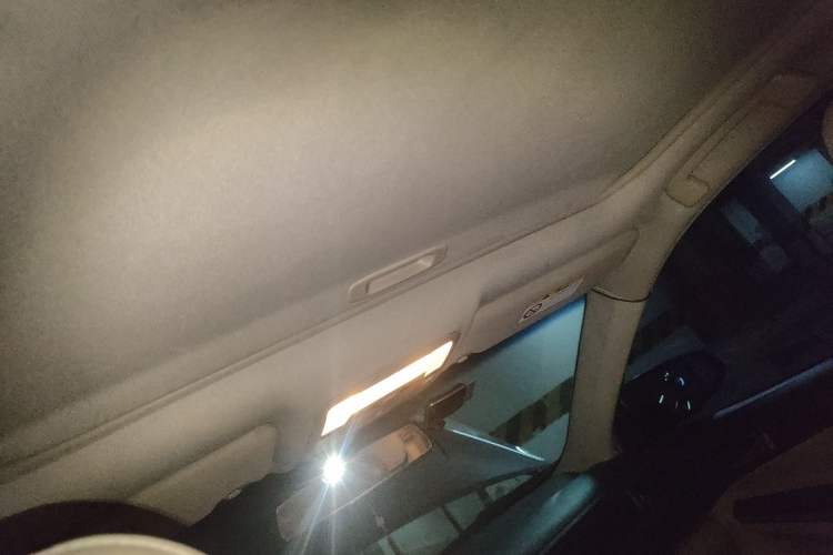 Used Toyota Camry 2012 Luxurious Edition 2.5HG Zunrui