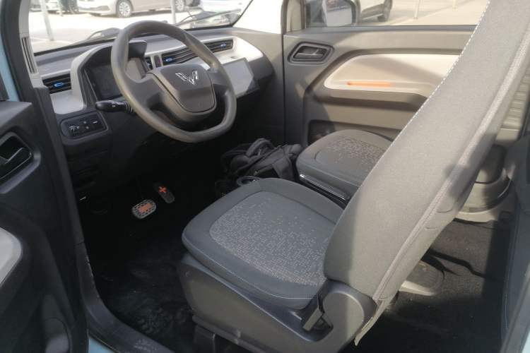 Used Wuling Hongguang MINIEV 2020 Freedom Version Lithium Iron Phosphate Left Front Seat
