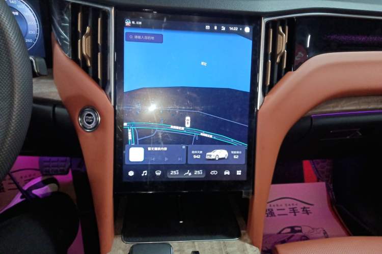 Used Hongqi HS7 2023 2.0T Automatic All-Wheel Drive Flagship Edition 7 Seats Audio And AC Panel