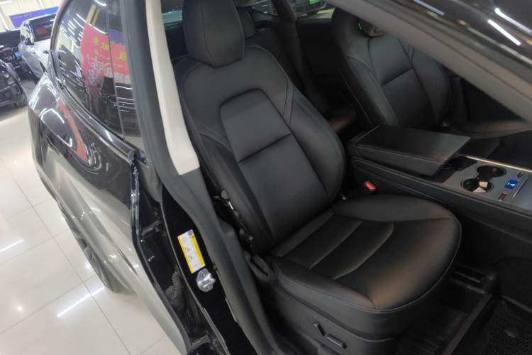 Used Tesla Model Y 2022 Rear-Wheel-Drive Version