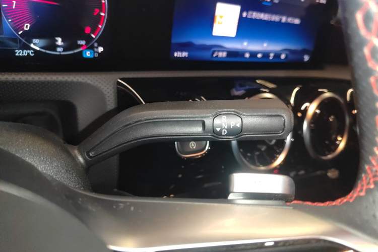 Used Mercedes-Benz CLA 2024-Year Facelifted CLA 200 Gear Lever