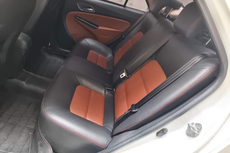 Used Geely Auto Diamond 2017 1.5L Manual Value-Added Model Left Rear Seat