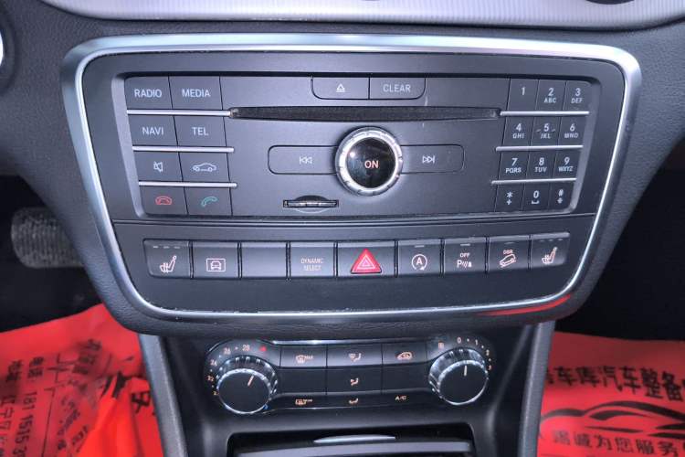 Used Mercedes-Benz GLA 2016 GLA 220 4MATIC Fashion Edition Audio And AC Panel