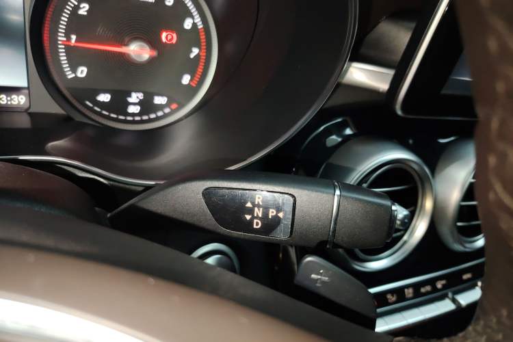 Used Mercedes-Benz GLC 2016 GLC 200 4MATIC Gear Lever