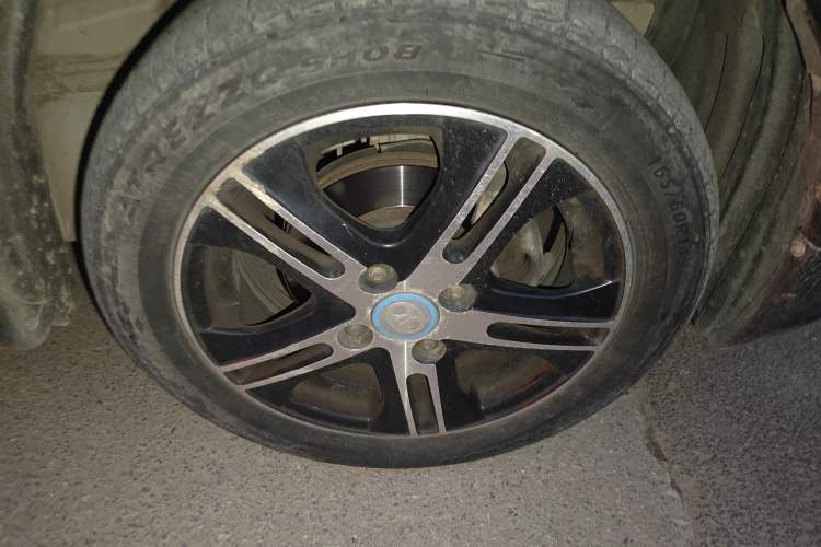 Used BAIC New Energy EC 2018 EC220 Standard Edition Right Front Wheel Hub