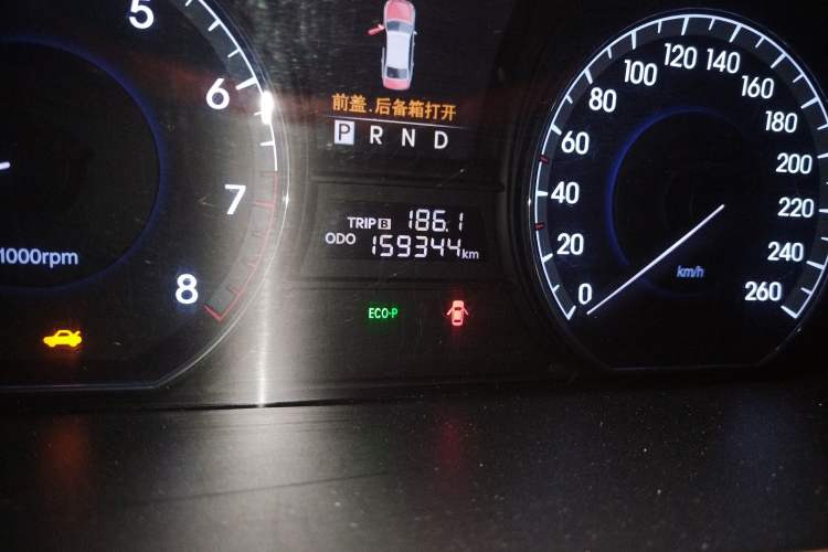 Used Hyundai Equus 2012 3.8 GDi Luxury Edition Odometer Close Up