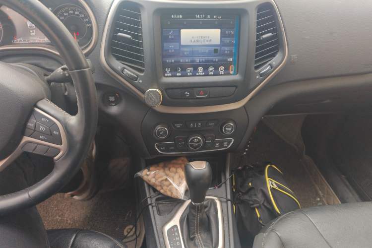 Used Jeep Cherokee 2017 2.0L Superior Edition